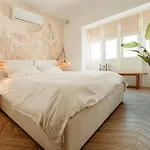 Award-Winning 2 Bdr Elegance